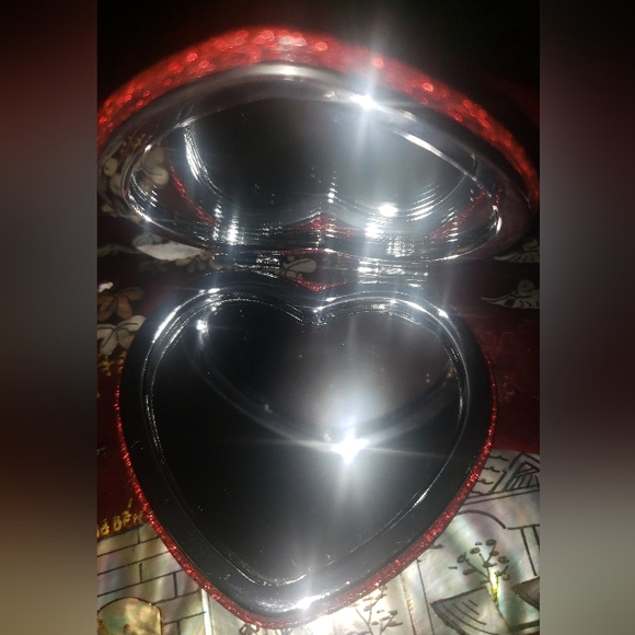 - COACH HEART RED GLITTER MIRROR NIB - Picture 2 of 4